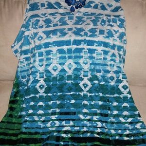 Avenue tank top with shark bite hem, size 30/32